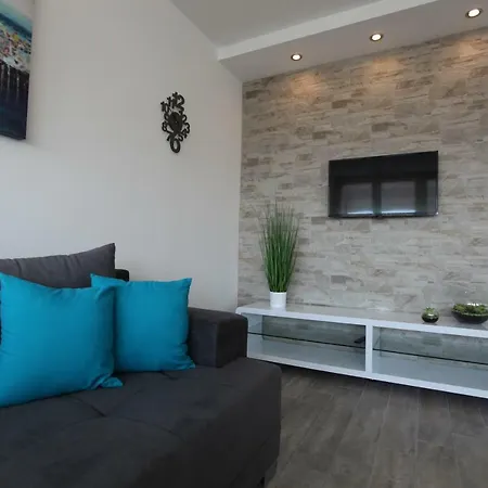 Roko Apartment *